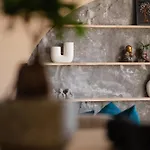 Matias Cozy Crib
